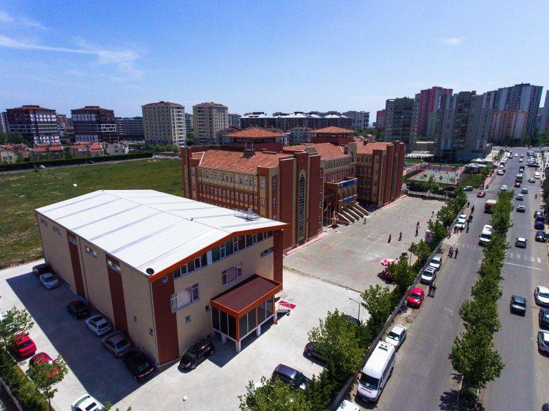 Furtuni ve İsak Pinhas Ortaokulu