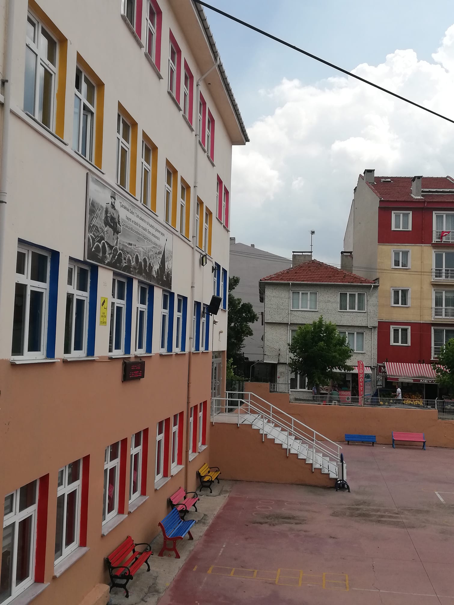 Vehbi Günaştı İlkokulu