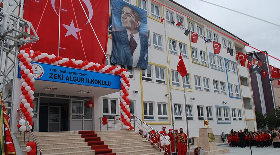 Zeki Algur İlkokulu